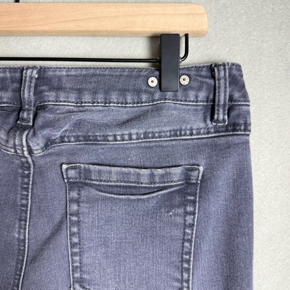 Cabi Women’s Slim Boyfriend Mid-Rise Gray Jeans size 4 Style#3191 - Picture 4 of 13